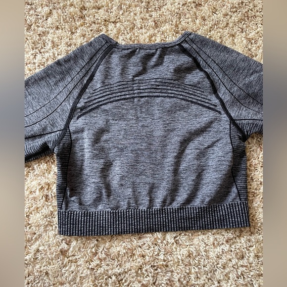 Gym shark size medium crop long sleeve seamless stretch top - Picture 5 of 5
